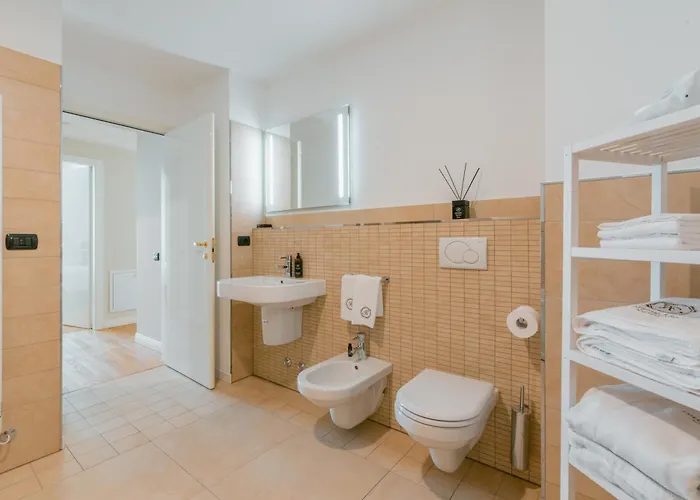 Apartment R Azalea House *