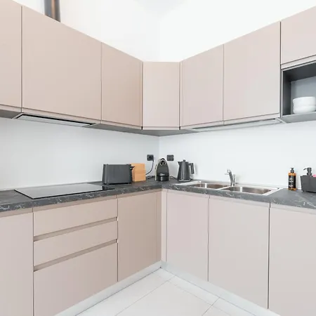 R Azalea House Apartamento Como