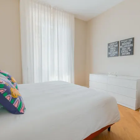 R Azalea House Apartamento Como